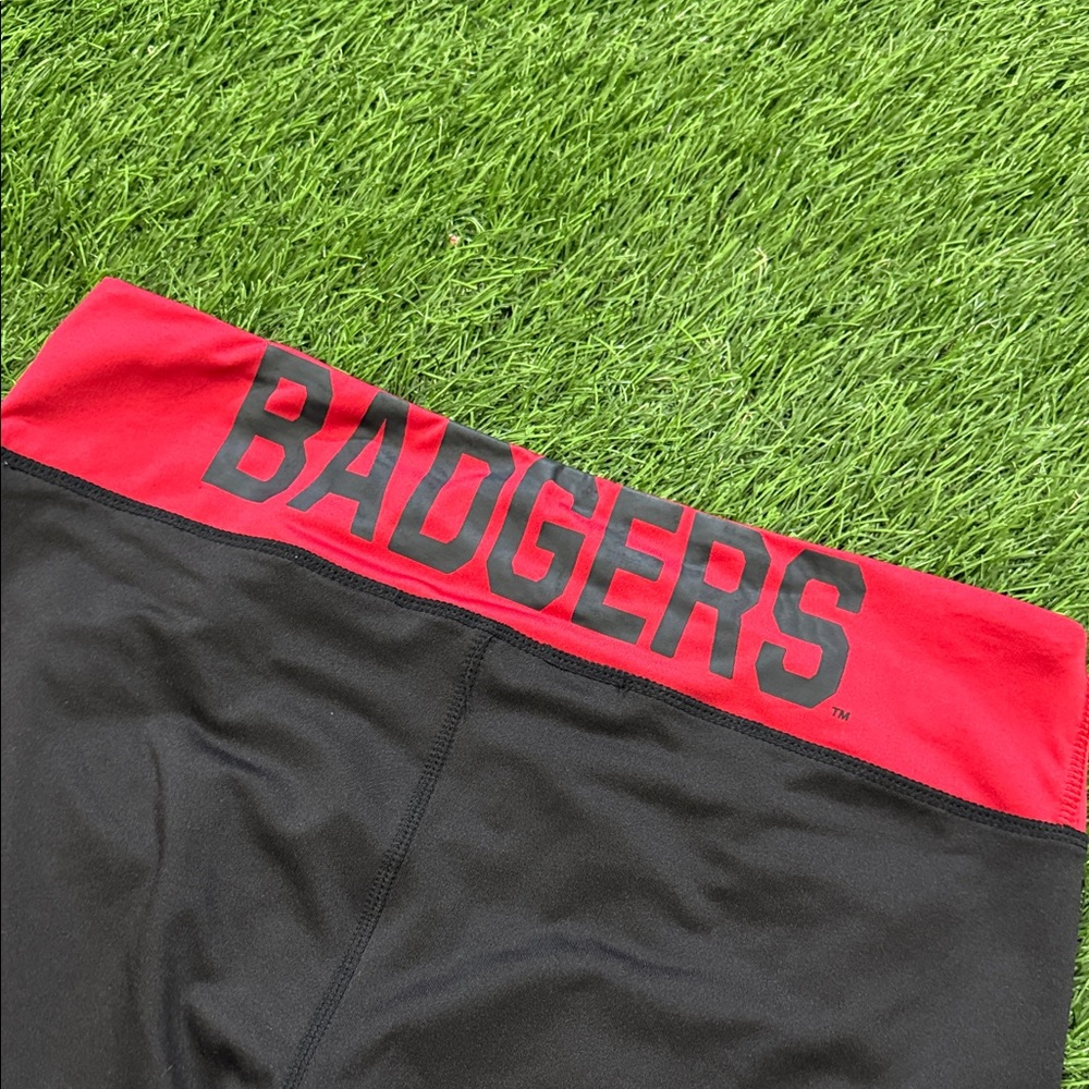 Women’s Colosseum Wisconsin Badgers Capri Leggings